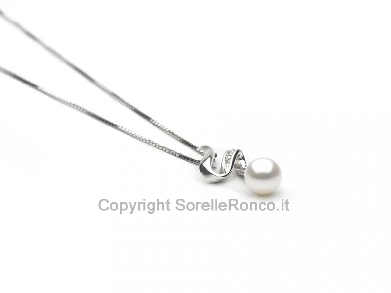 COLLANA IN ORO DIAMANTI E PERLA Ø 7 MM